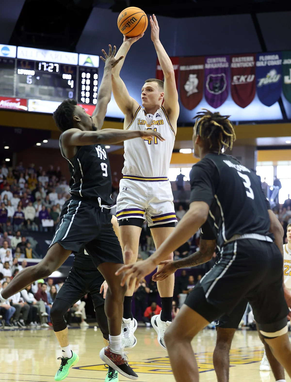 March Madness Friday: Key Matchups & Star Players Take Court